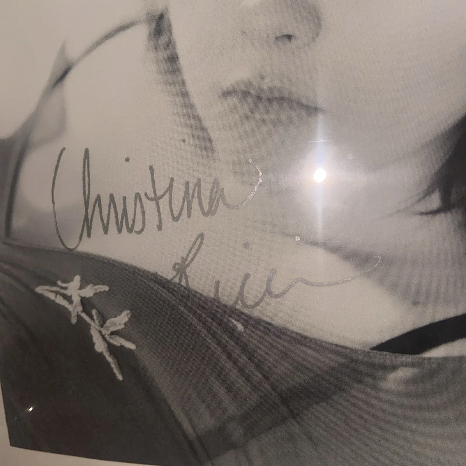 Christina Ricci Autographed 8x10 b&w Picture Wednesday Addams Family- sexy, изображение 2