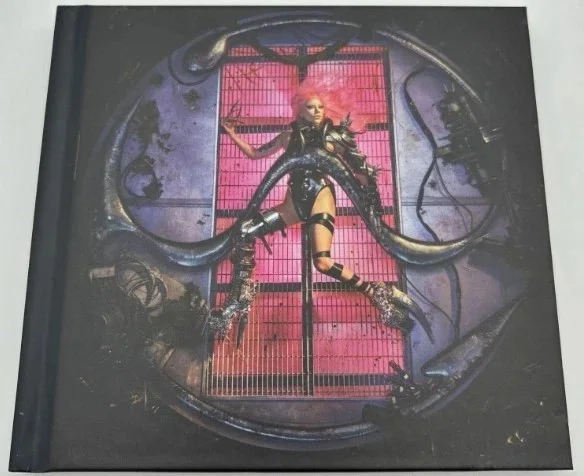 LADY GAGA — Lady Gaga Chromatica CD Deluxe Edition with Gaga signed card in silver marker, изображение 2