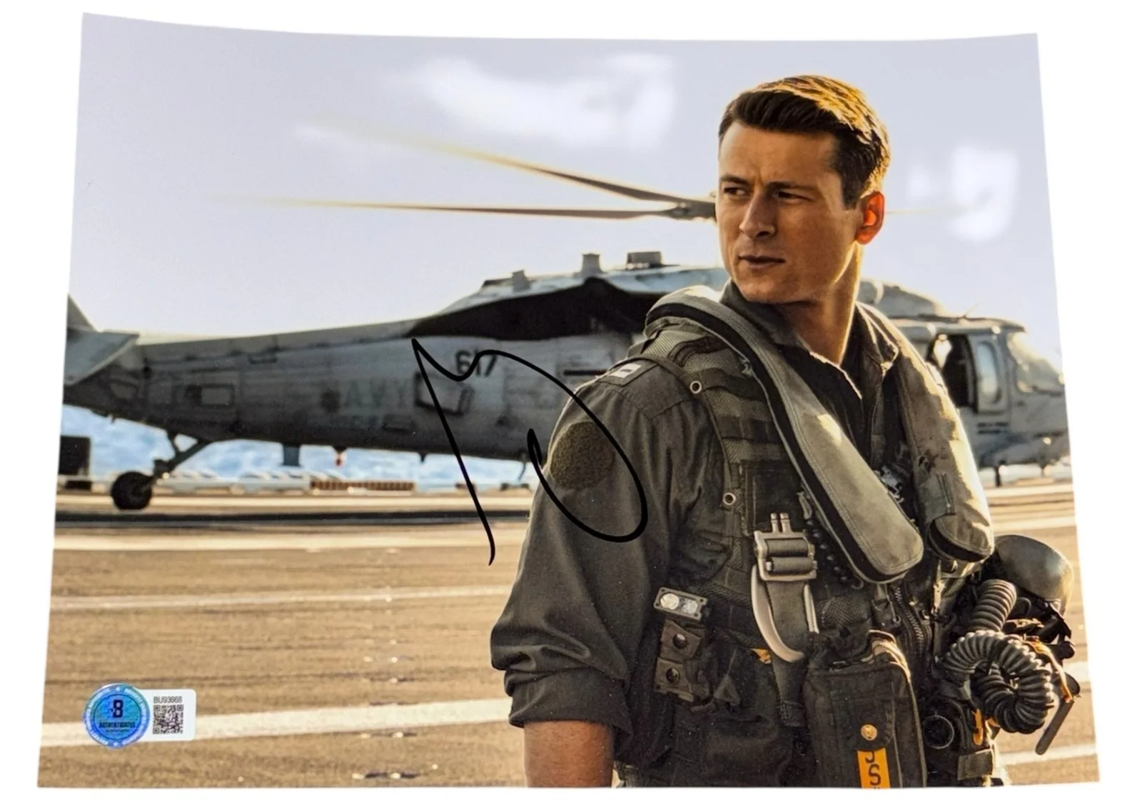 Glen Powell — Glen Powell Signed Autograph 8x10 Photo Authentic Top Gun: Maverick Beckett BAS