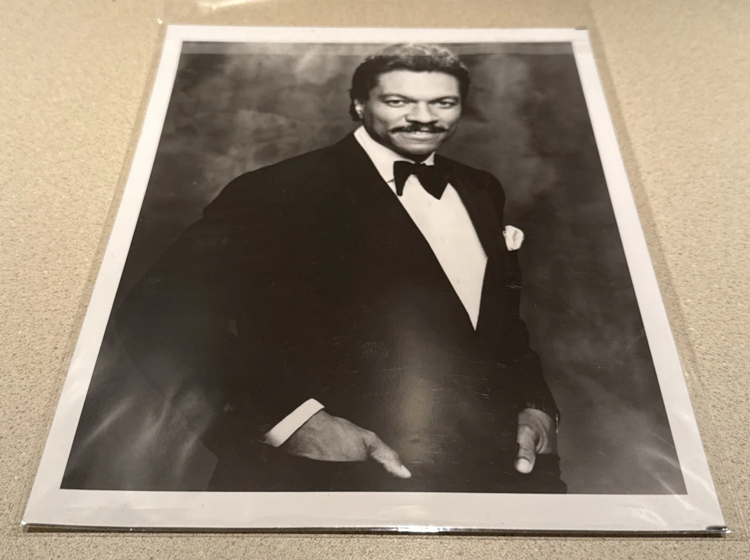 Billy Dee Williams in a Tuxedo 8x10 Promo Photograph in Protective Sleeve, изображение 2
