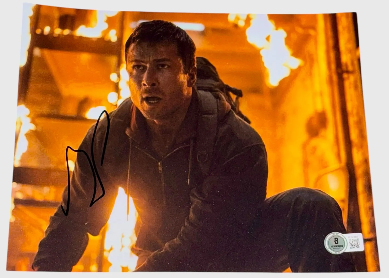 Glen Powell — Glen Powell Signed Autograph 8x10 Photo Authentic The Running Man Beckett BAS