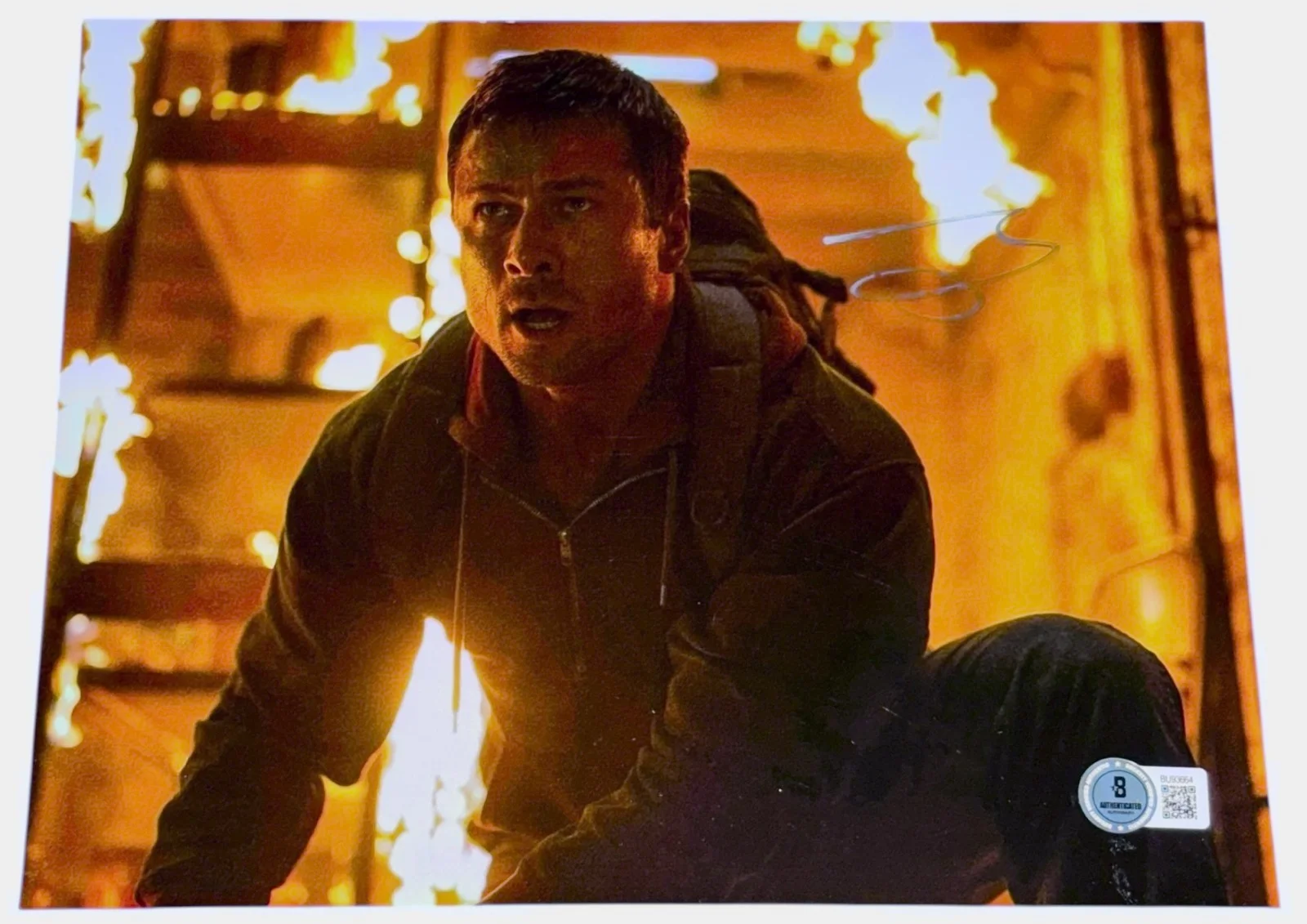 Glen Powell — Glen Powell Signed Autograph 8x10 Photo Authentic The Running Man Beckett BAS