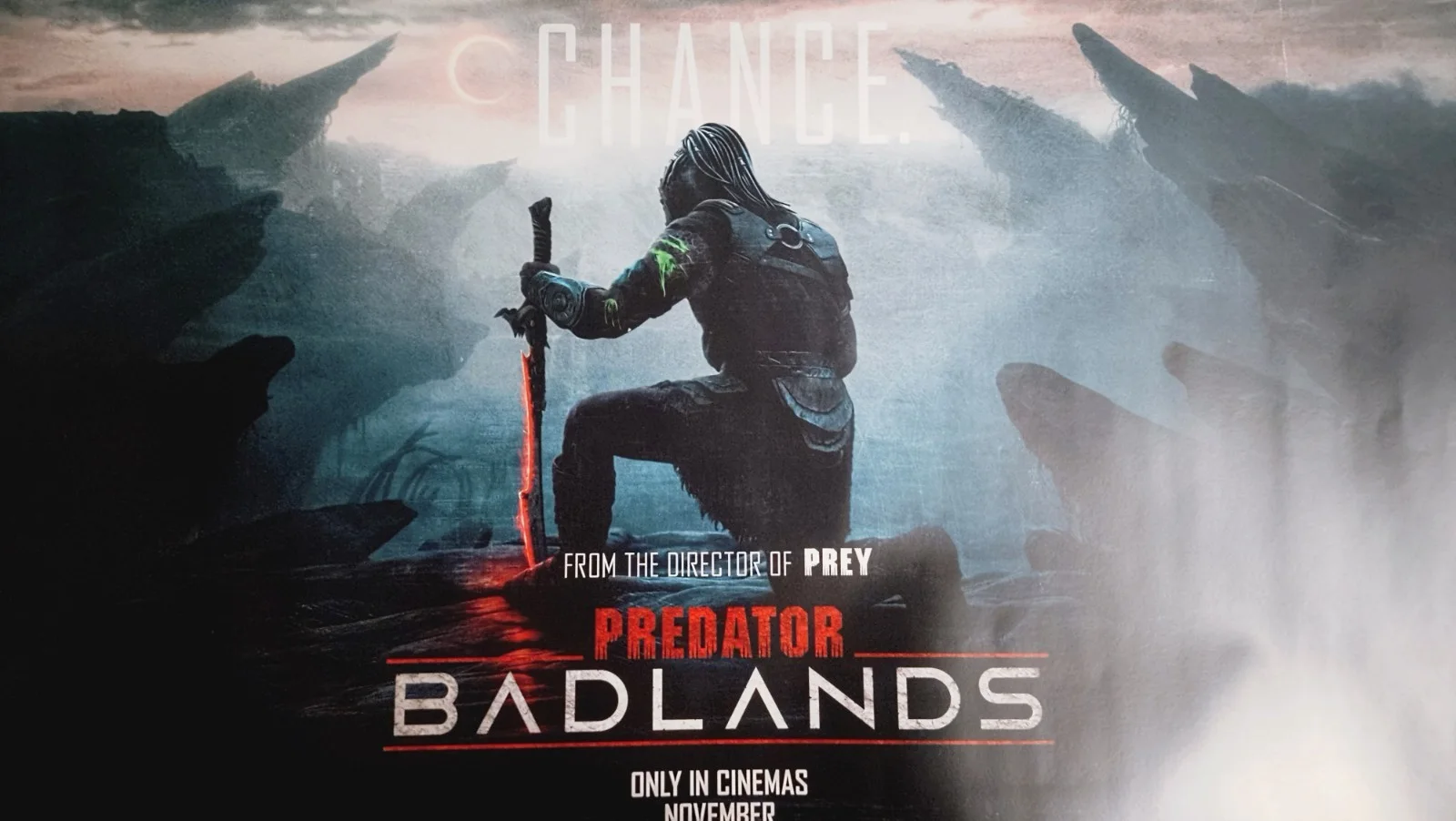 Predator: Badlands UK Cinema Teaser Poster #1 New Elle Fanning Dan Trachtenberg, изображение 4