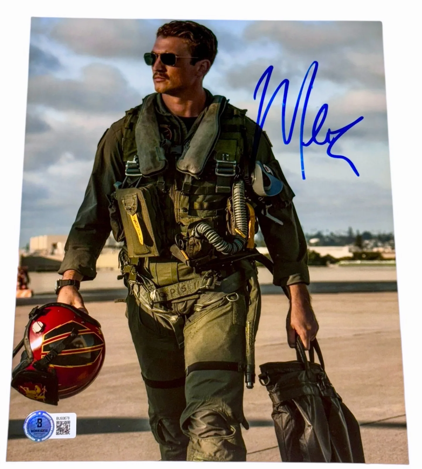 Miles Teller — Miles Teller Signed Autograph 8x10 Photo Authentic Top Gun: Maverick Beckett BAS