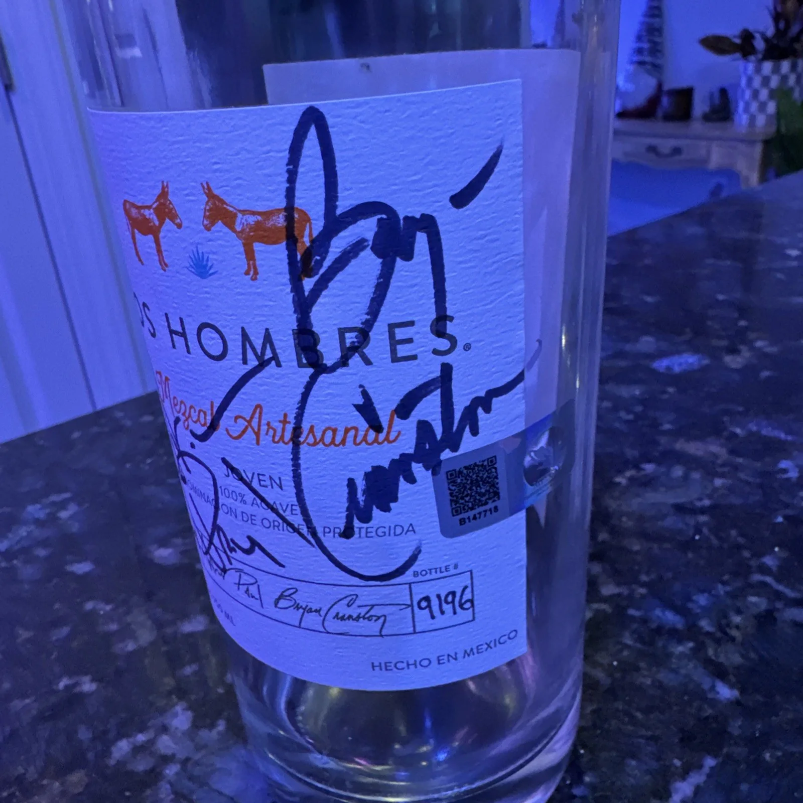 Bryan Cranston, Aaron Paul — Breaking Bad Bryan Cranston Aaron Paul Signed Dos Hombres Bottle Empty Authentic, image 3