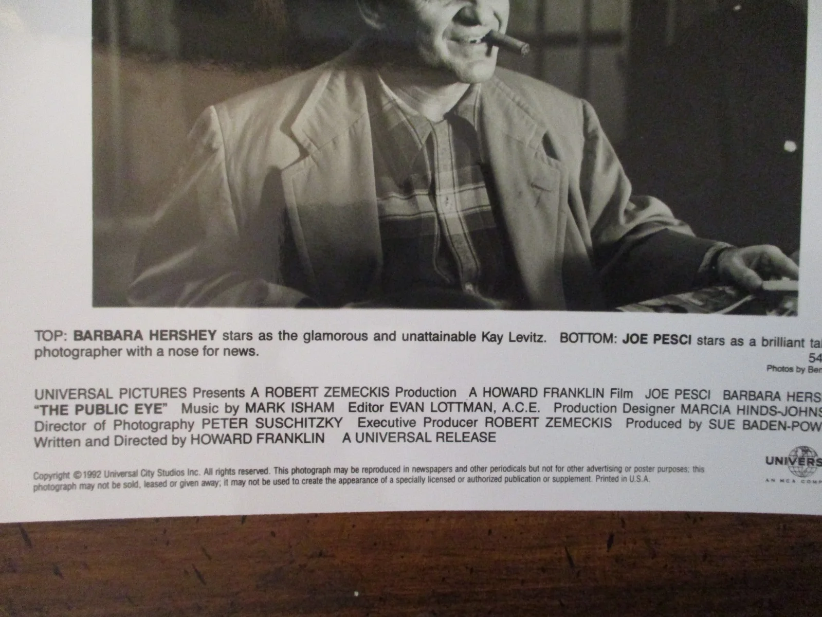 Joe Pesci/Barbara Hershey("THE PUBLIC EYE")1992 8 x 10 Glossy B & W Press Photo, изображение 3