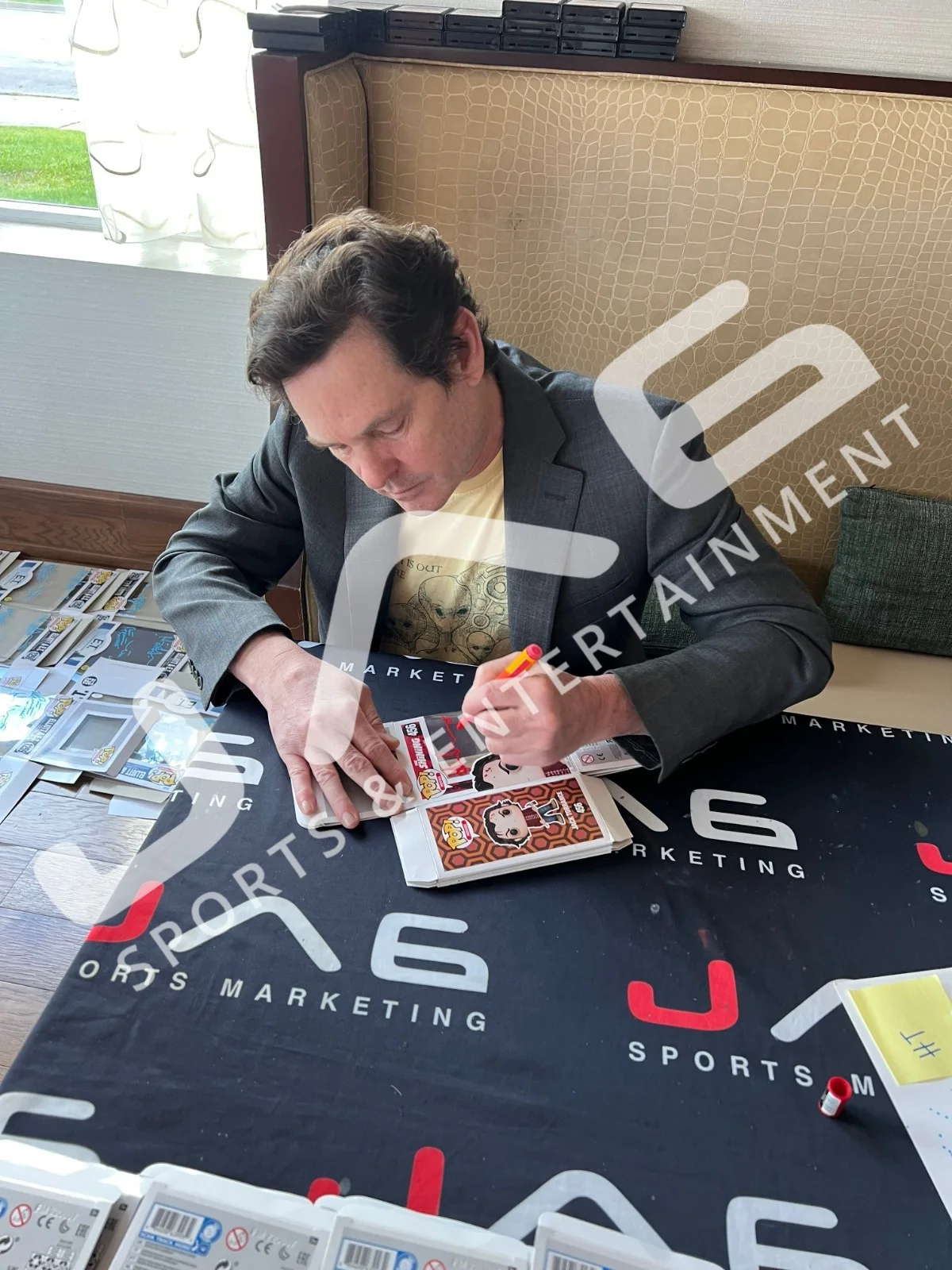Henry Thomas — Henry Thomas autographed signed inscribed Funko Pop #456 The Shining JSA Jack, image 3