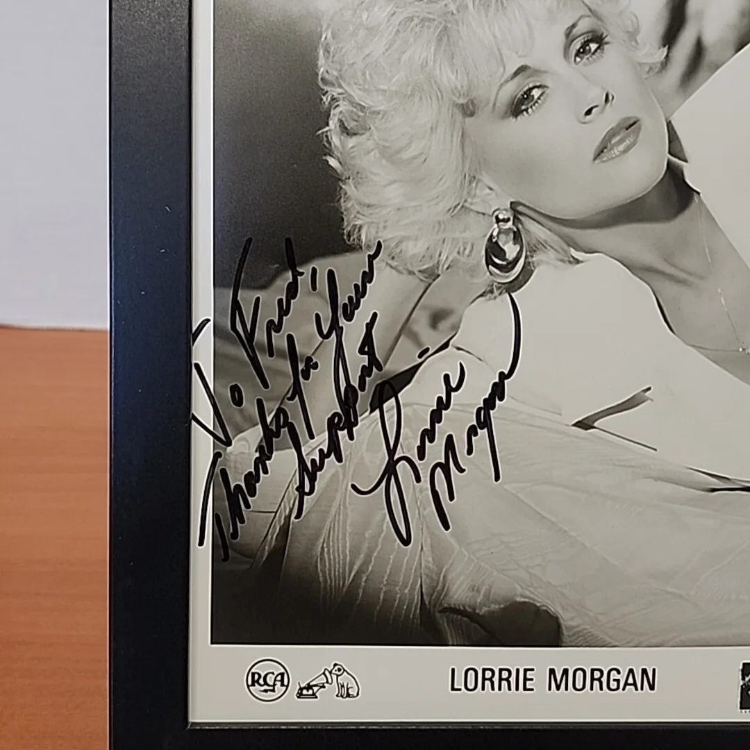 LORRIE MORGAN SIGNED AUTOGRAPHED 8x10 PHOTO COUNTRY MUSIC LEGEND FRAMED, image 2