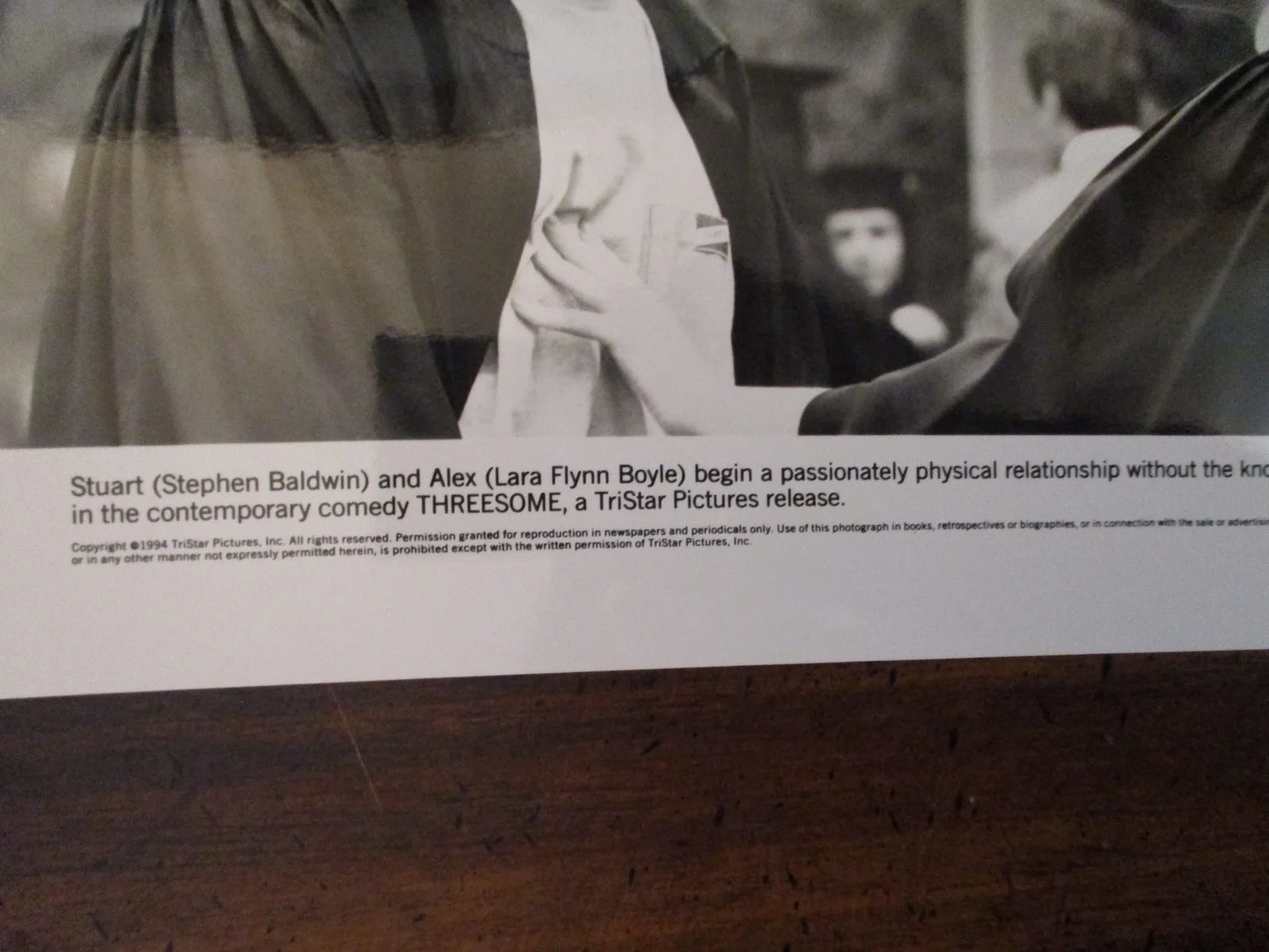 Stephen Baldwin/Lara Flynn Boyle(THREESOME)1994 10 x 8 Glossy B & W Press Photo, image 2