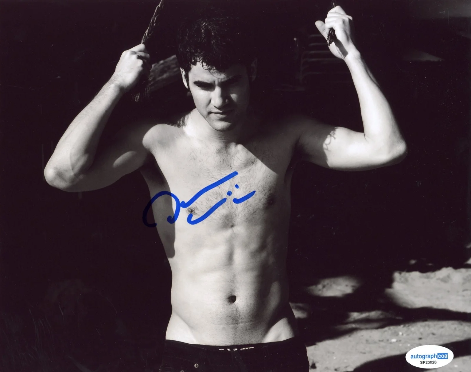 Darren Criss — Darren Criss Signed Autograph 8x10 Photo Glee Maybe Happy Ending Shirtless ACOA, изображение 2
