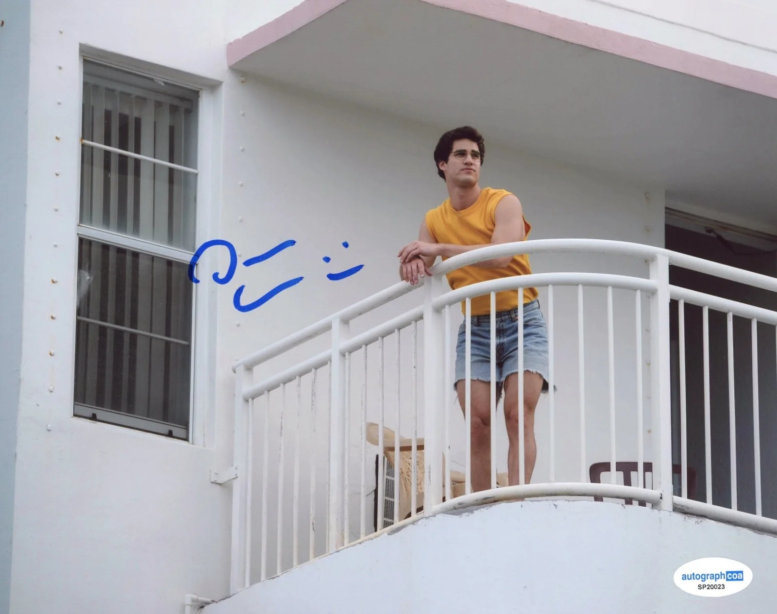 Darren Criss — Darren Criss Signed Autograph 8x10 Photo Assassination of Gianni Versace ACOA, изображение 2