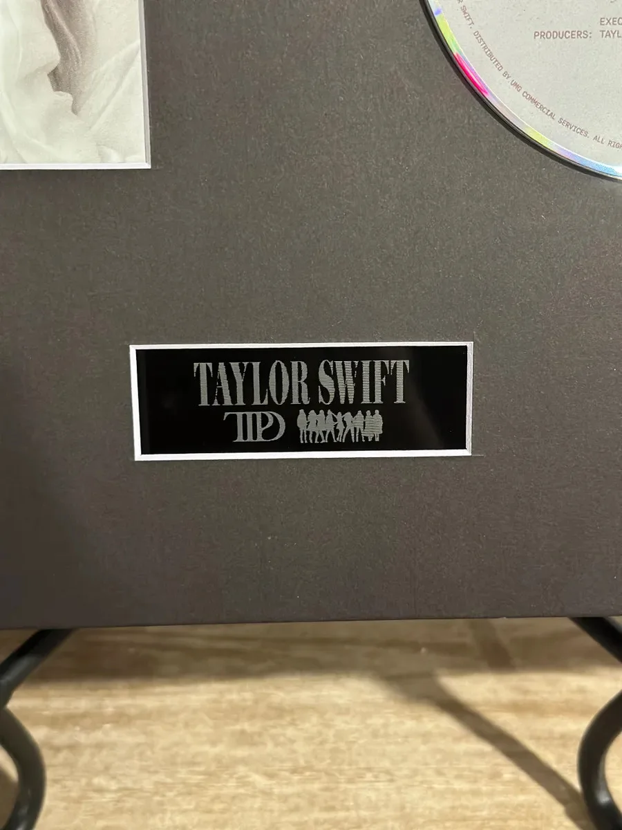 Taylor Swift Signed The Tortured Poets Department Album (Stage), изображение 5