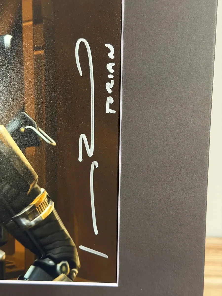 Johnny Young Bosch — Johnny Young Bosch Signed Star Wars the Old Republic 8x10 Photo, image 3
