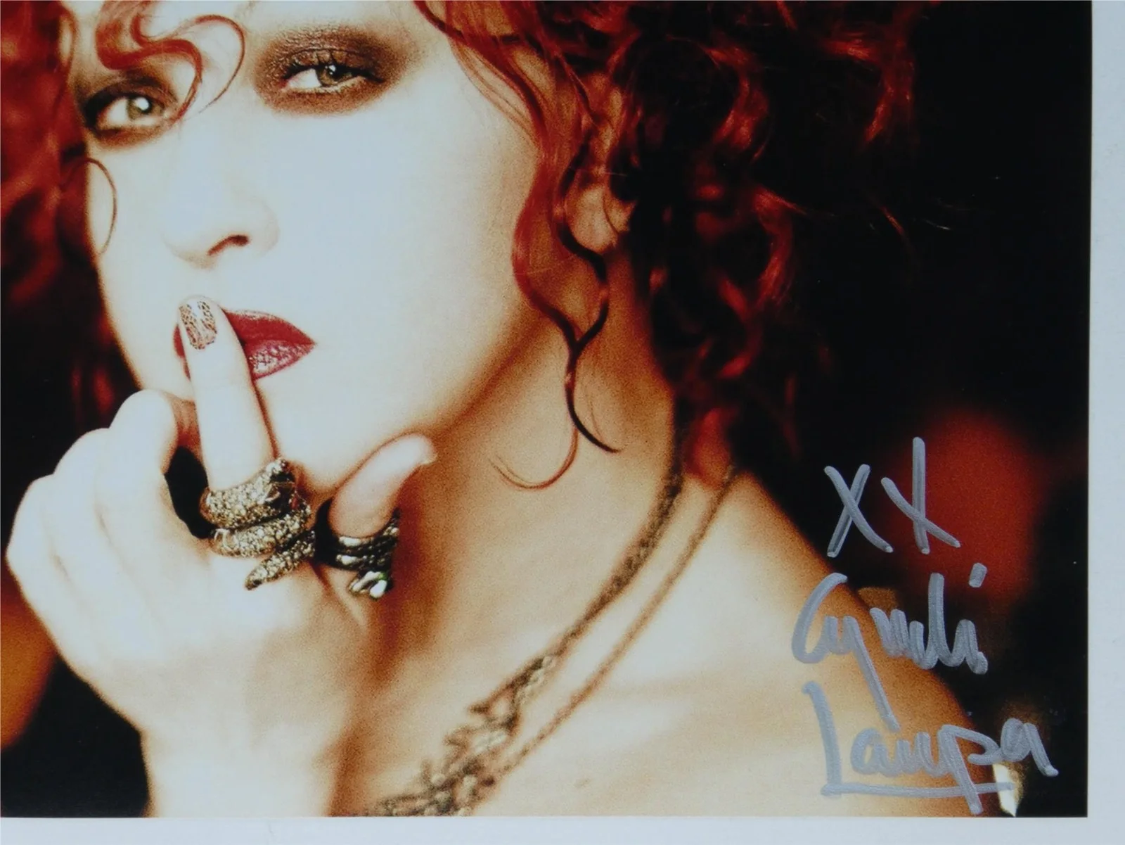 Cyndi Lauper Signed 8x10 Photo Autographed PSA DNA COA, изображение 3