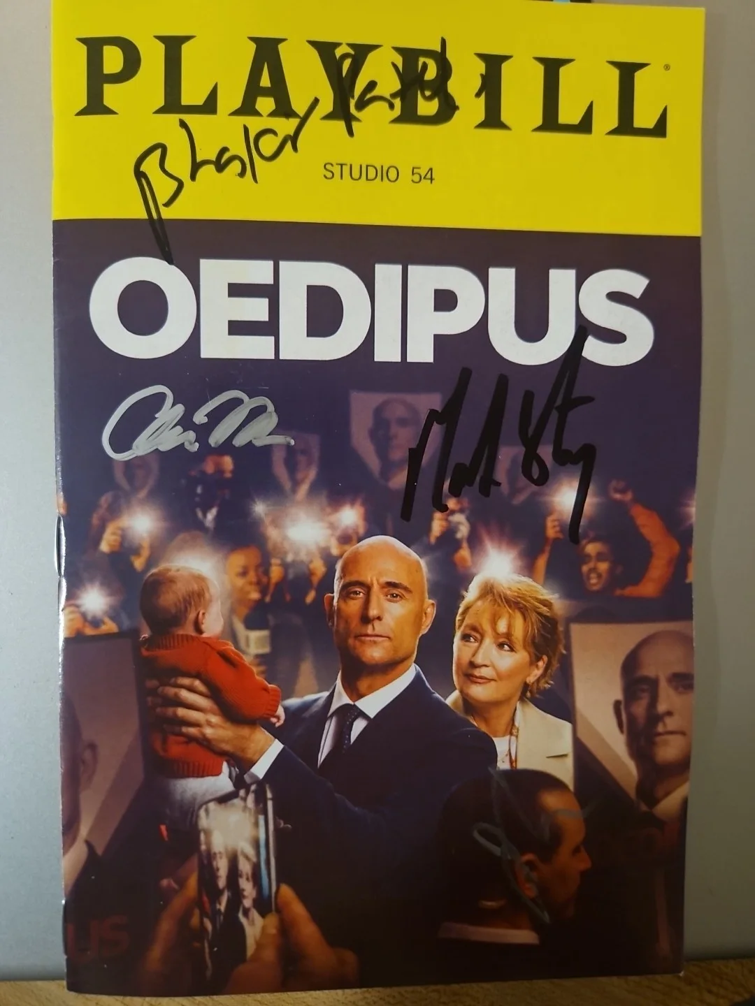 Mark Strong, cast — Oedipus Cast Signed Broadway Playbill - 4 Signatures - Mark Strong ³