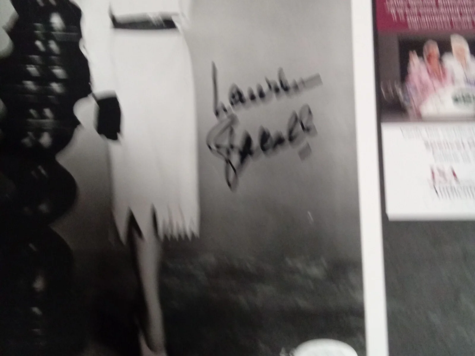 Lauren Bacall — Lauren Bacall Signed 8x10 B&W Photo Autograph JSA COA Hollywood Icon -1 #, изображение 2