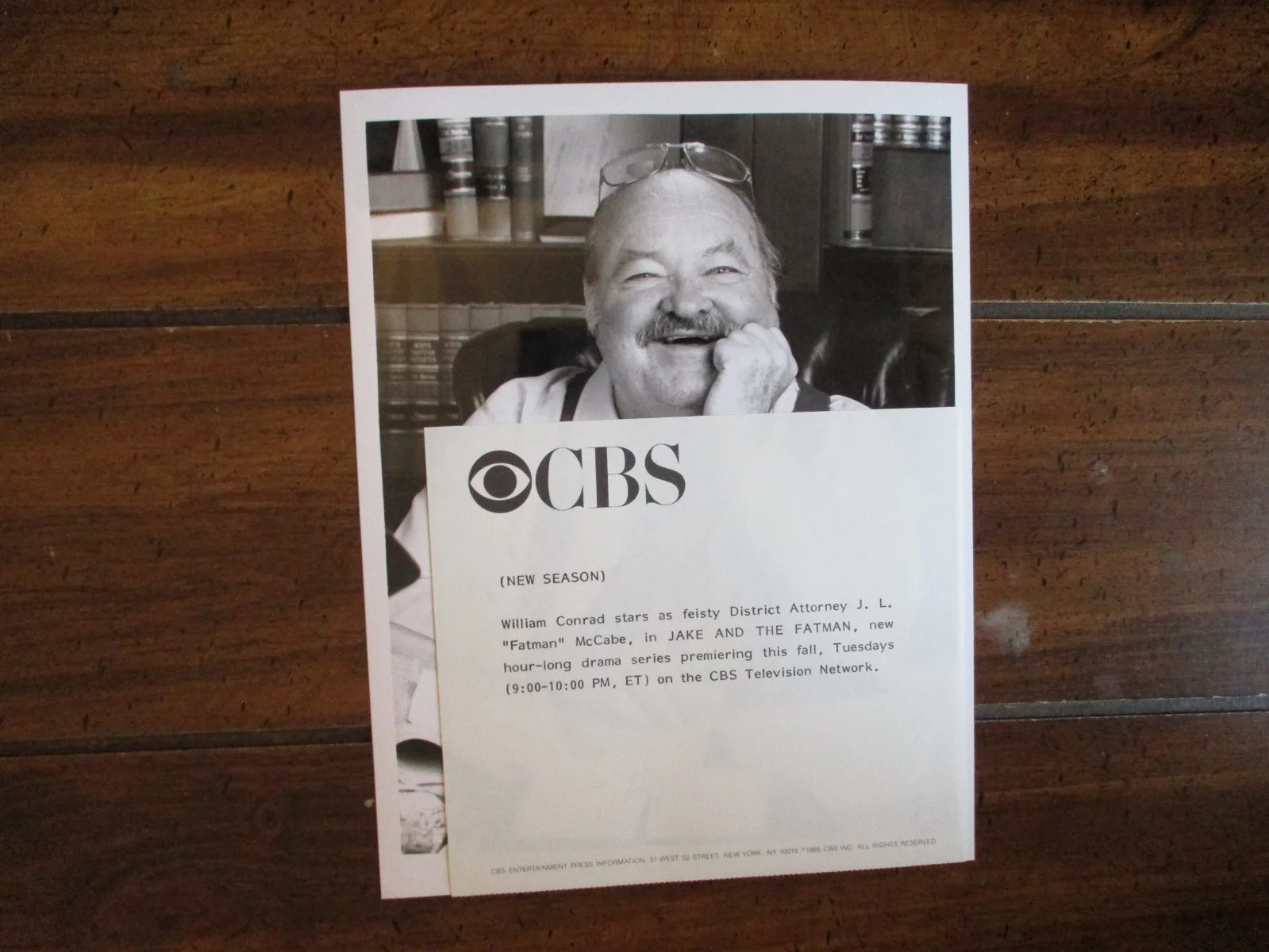 William Conrad (JAKE AND THE FATMAN)7 x 9 1987 Black & White Glossy Press Photo, изображение 2