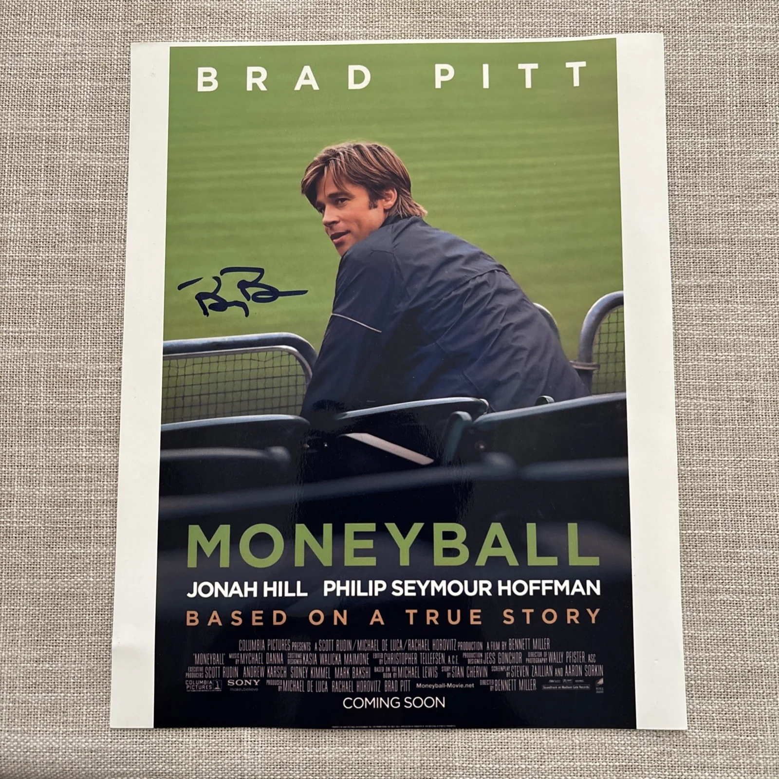 Brad Pitt — Brad Pitt "Moneyball" AUTOGRAPH Signed 'Billy Beane' 8x10 Photo