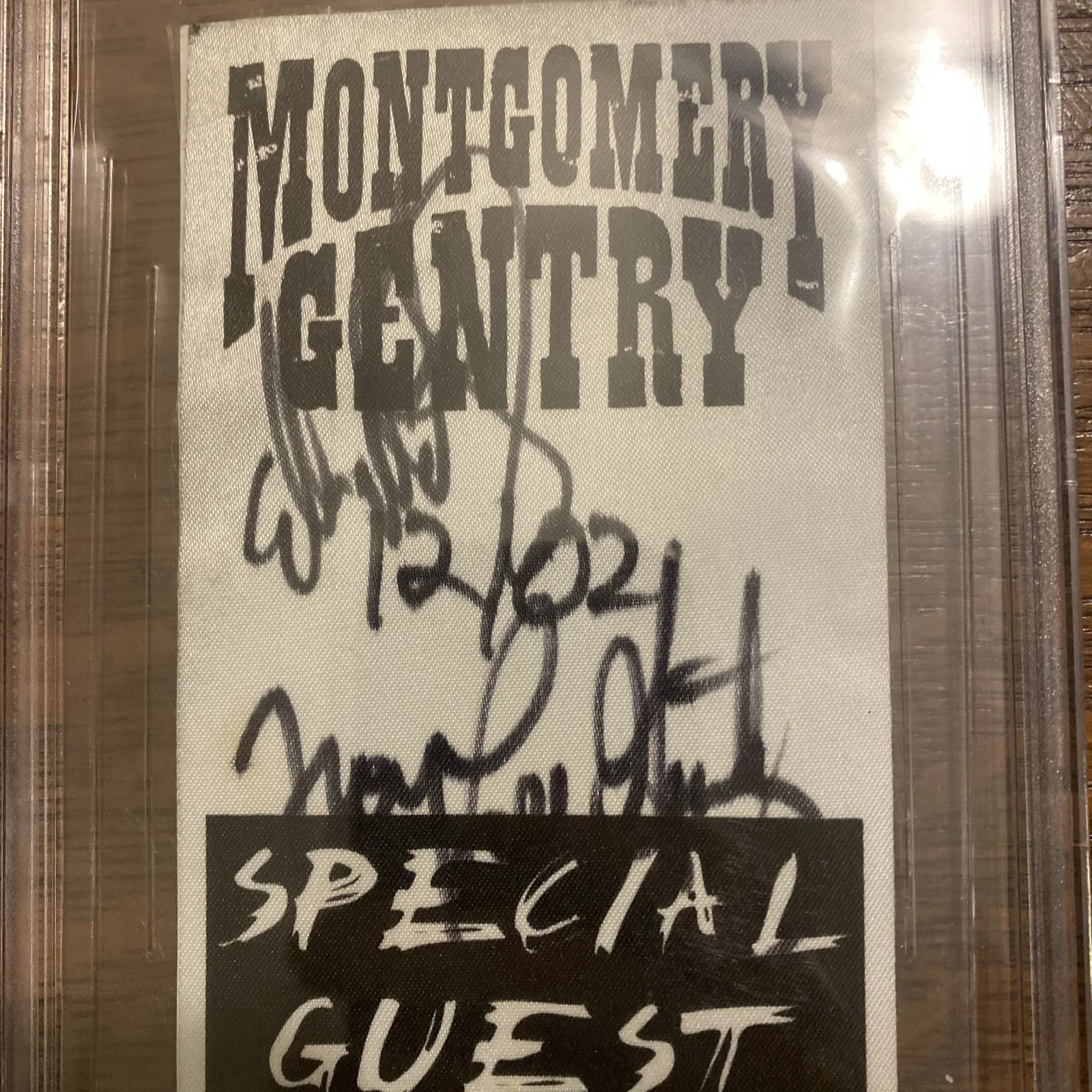 Troy Gentry Eddie Montgomery 2002 Backstage Pass Auto Signed Beckett Authentic, image 2