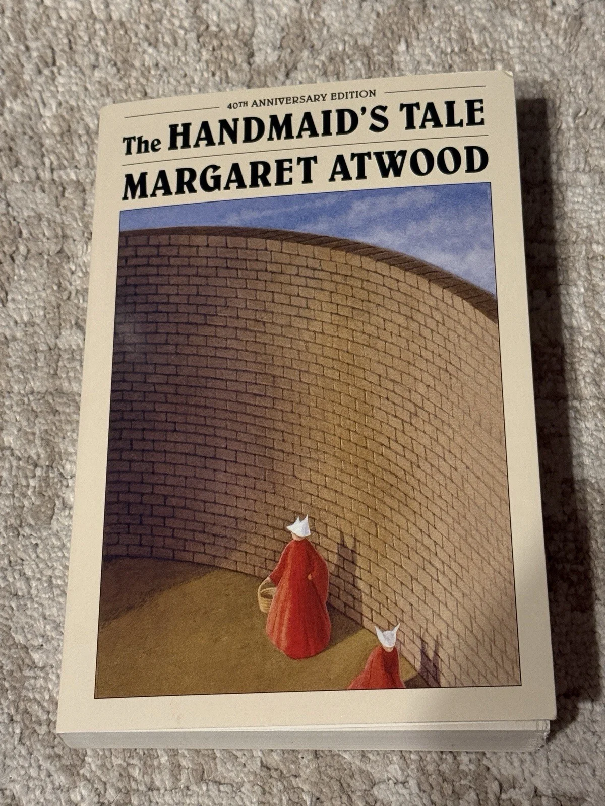 MARGARET ATWOOD SIGNED THE HANDMAIDS TALE BOOK 40TH ANNIVERSARY EDITION, image 3