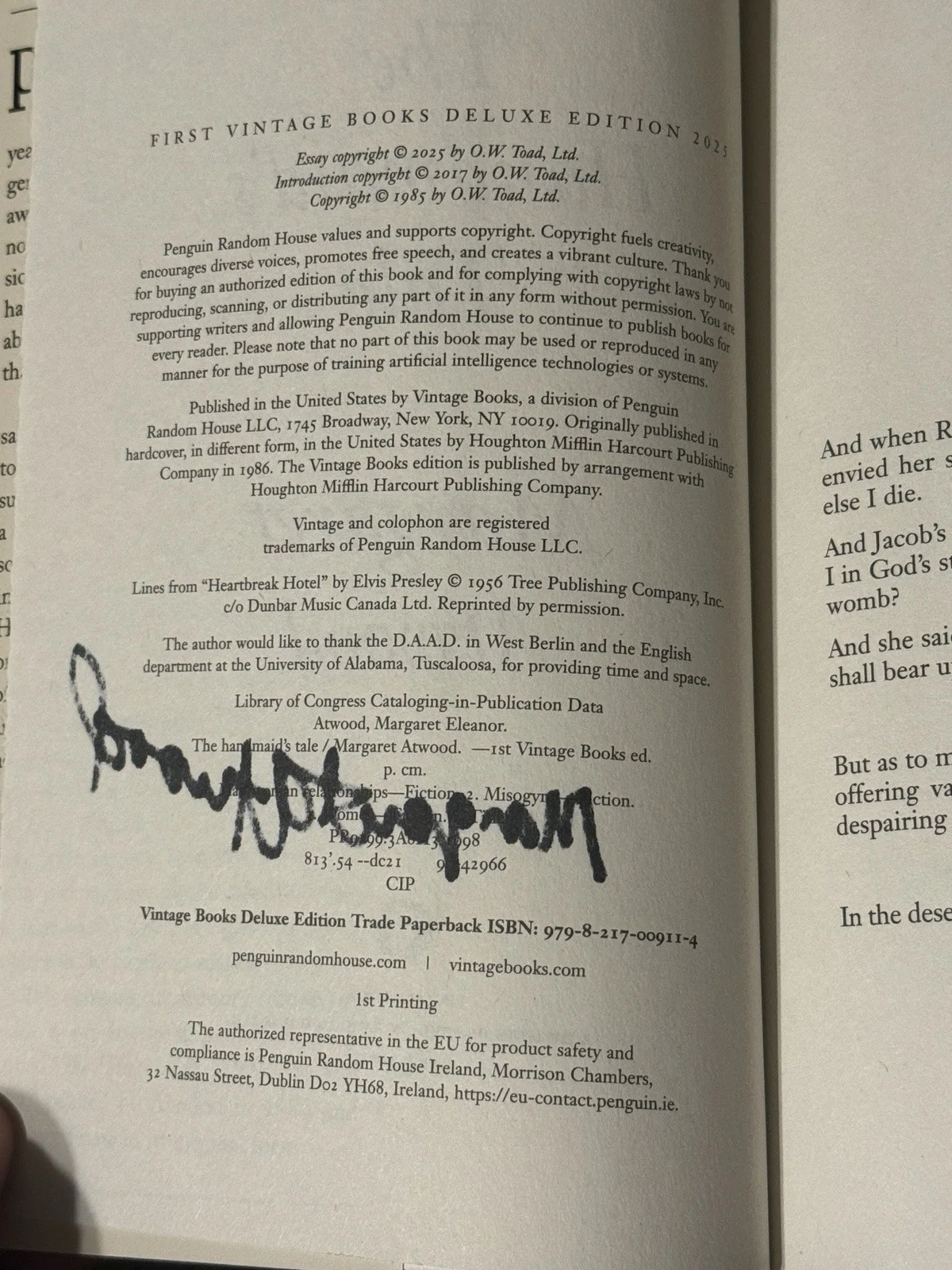 MARGARET ATWOOD SIGNED THE HANDMAIDS TALE BOOK 40TH ANNIVERSARY EDITION, image 2