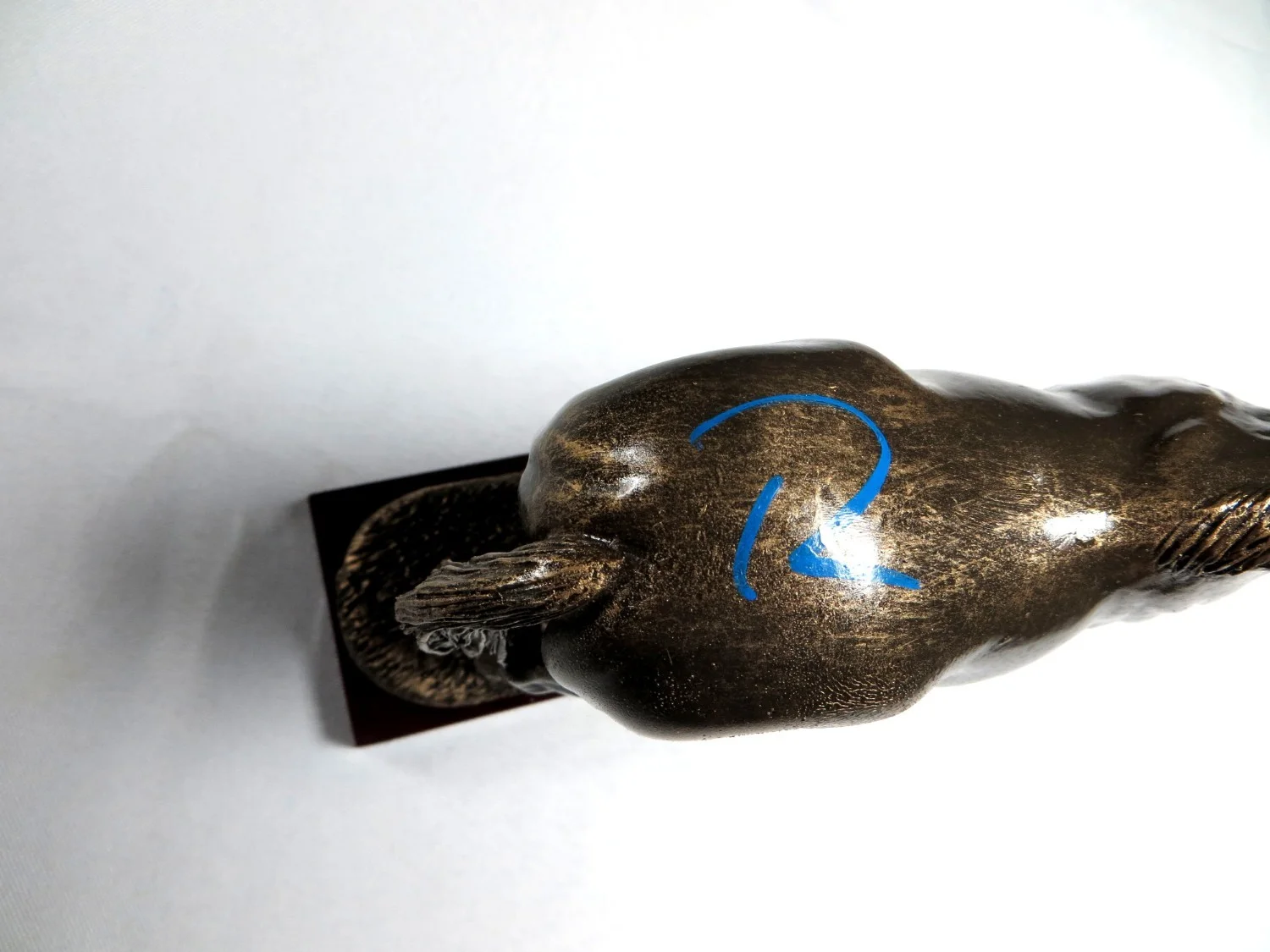 Tobey Maguire — Tobey Maguire Signed Autographed Mini Statue Horse Seabiscuit BAS AE48478, изображение 2