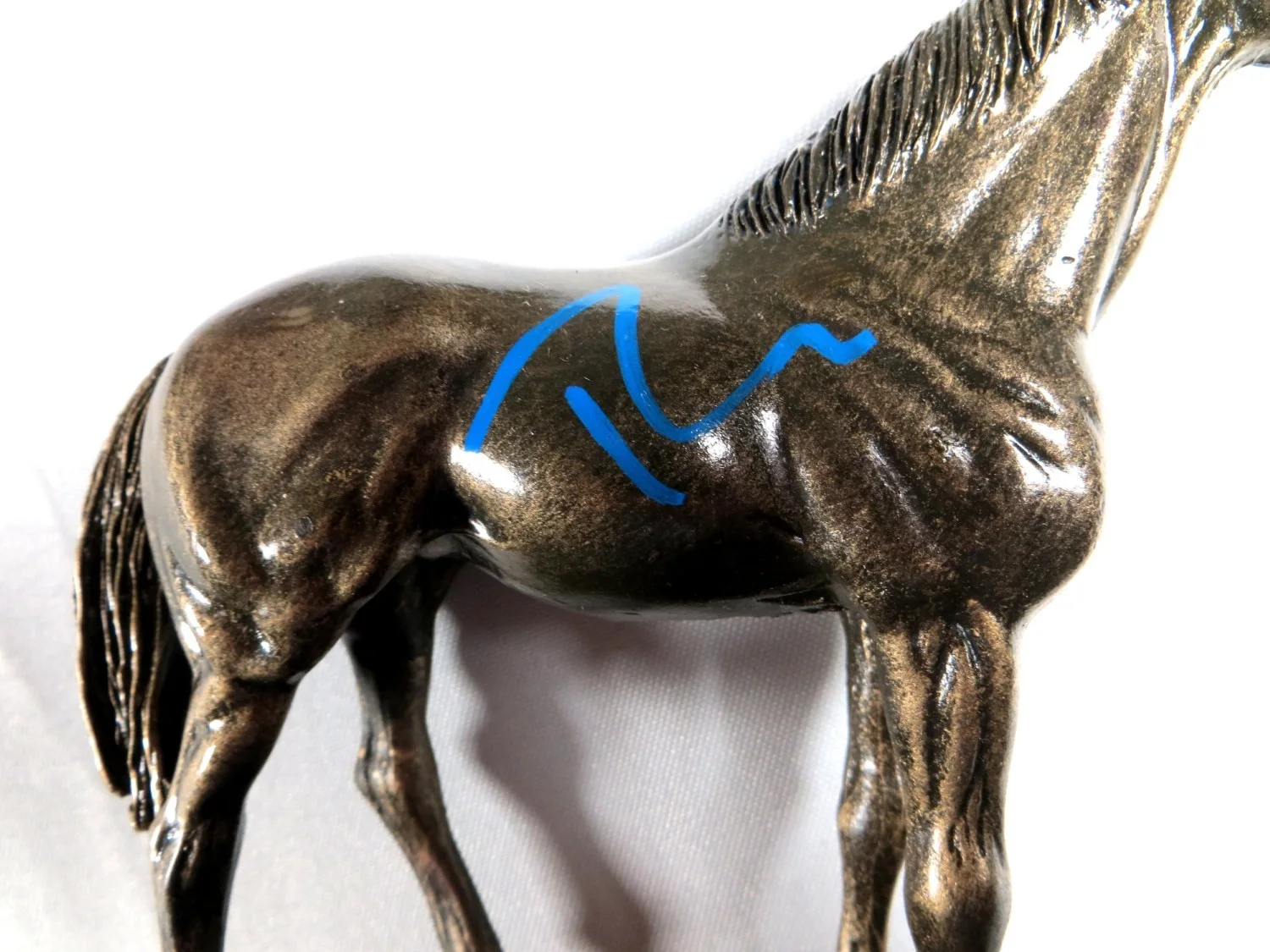 Tobey Maguire — Tobey Maguire Signed Autographed Mini Statue Horse Seabiscuit BAS AE48473, изображение 2