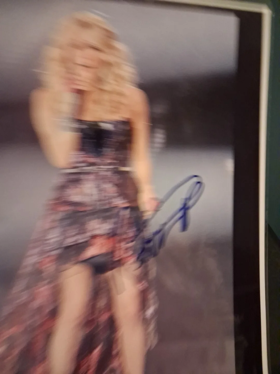 Carrie Underwood Signed Photo 8.5 X 11 With Cherish Autographs Coa Country Nice, image 4