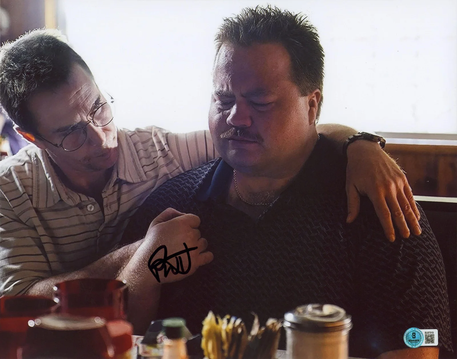 Paul Walter Hauser — Paul Walter Hauser Richard Jewell Authentic Signed 11x14 Photo BAS #BU87919