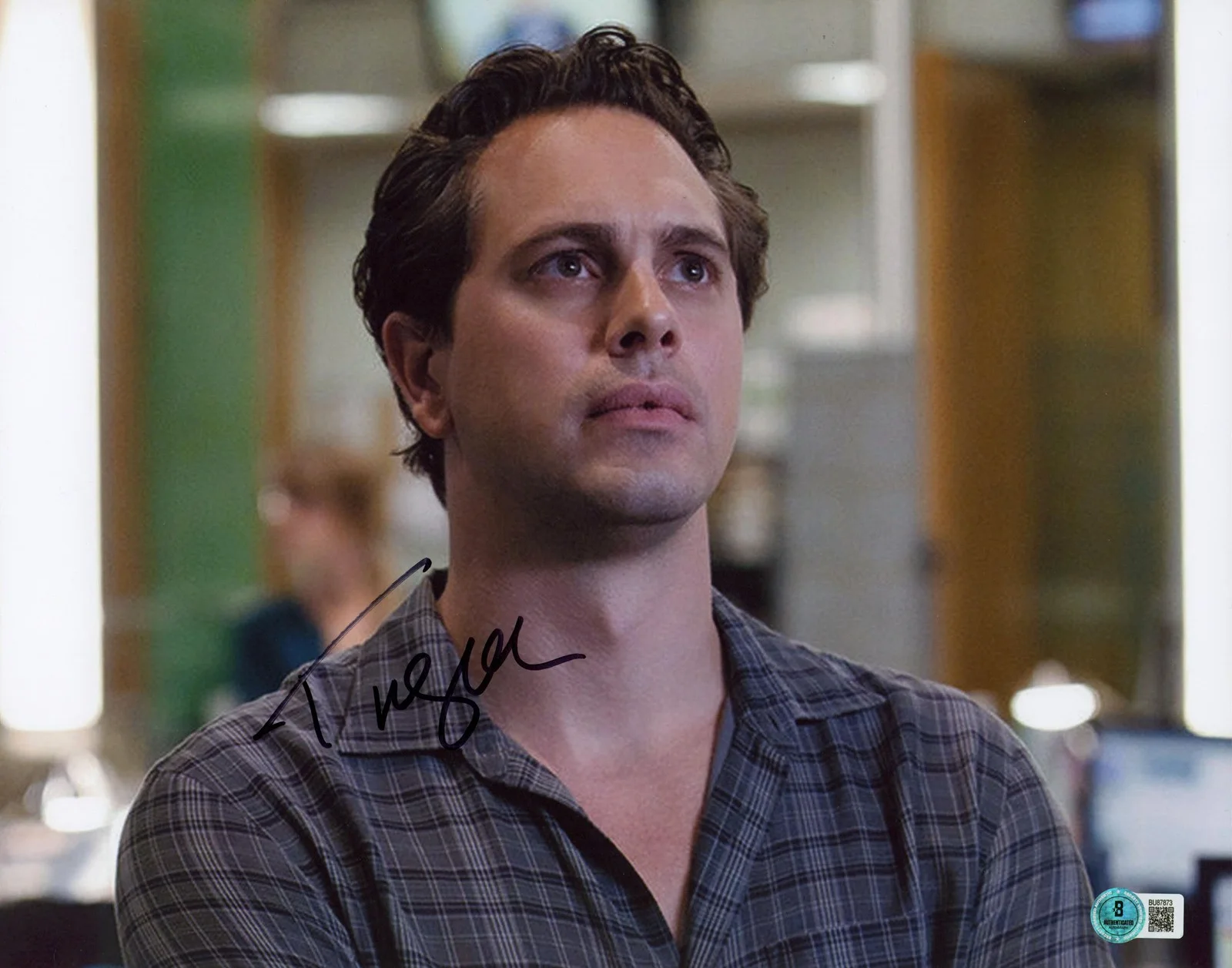 Thomas Sadoski — Thomas Sadoski The Newsroom Authentic Signed 11x14 Horizontal Photo BAS #BU87873