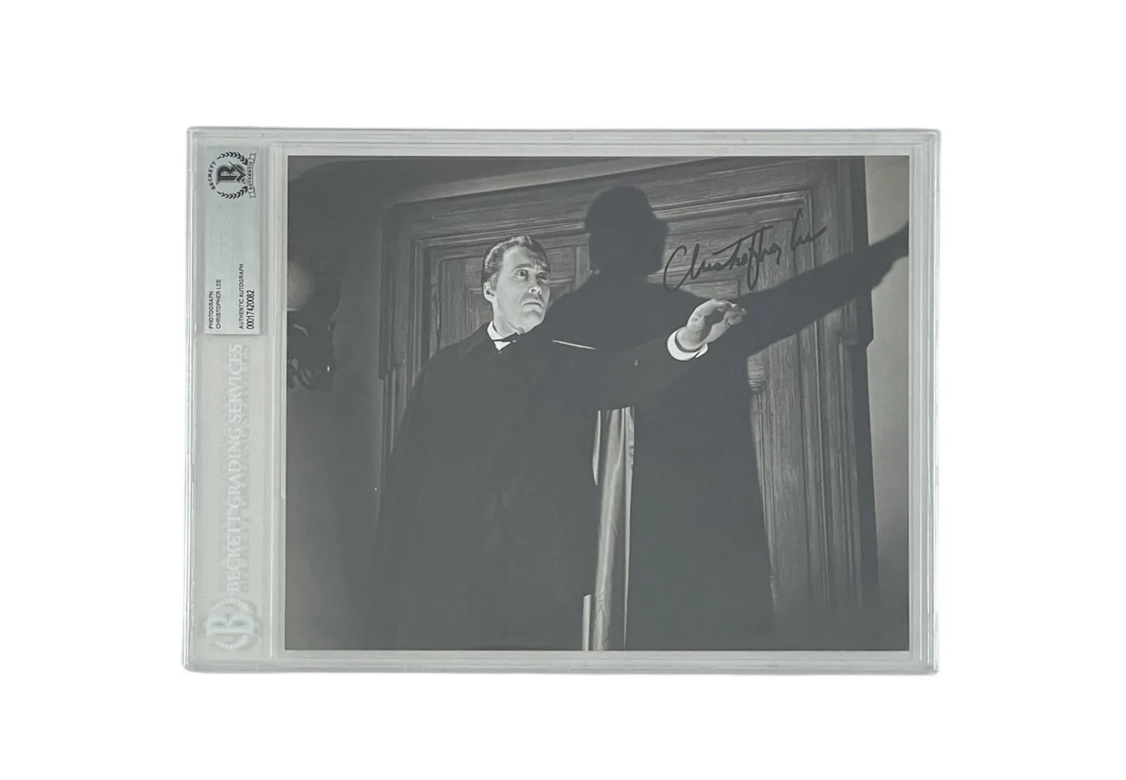 Christopher Lee — Christopher Lee Signed Autographed 8x10 Encapsulated Horror of Dracula Photo BAS, изображение 4