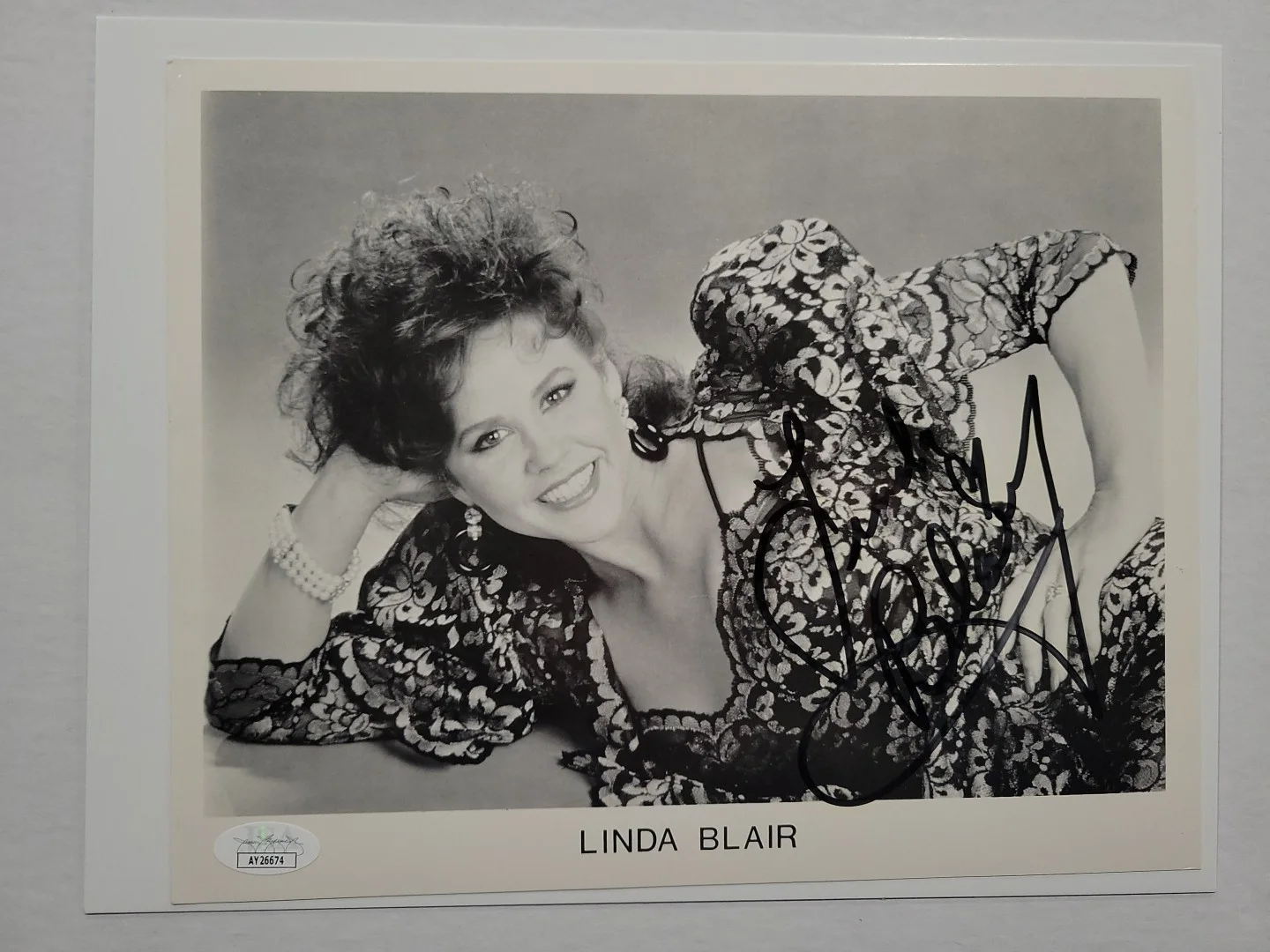 Linda Blair Signed 8x10 Photo JSA COA Autographed Auto The Exorcist Celebrity BW, image 2