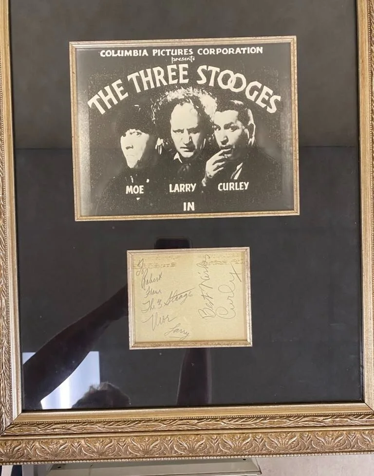 Moe, Larry, Curley — Three Stooges 11x20 framed picture W/ Autographs & Certificate of Authenticity #, изображение 2