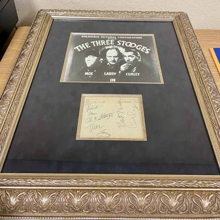 Moe, Larry, Curley — Three Stooges 11x20 framed picture W/ Autographs & Certificate of Authenticity #, изображение 3