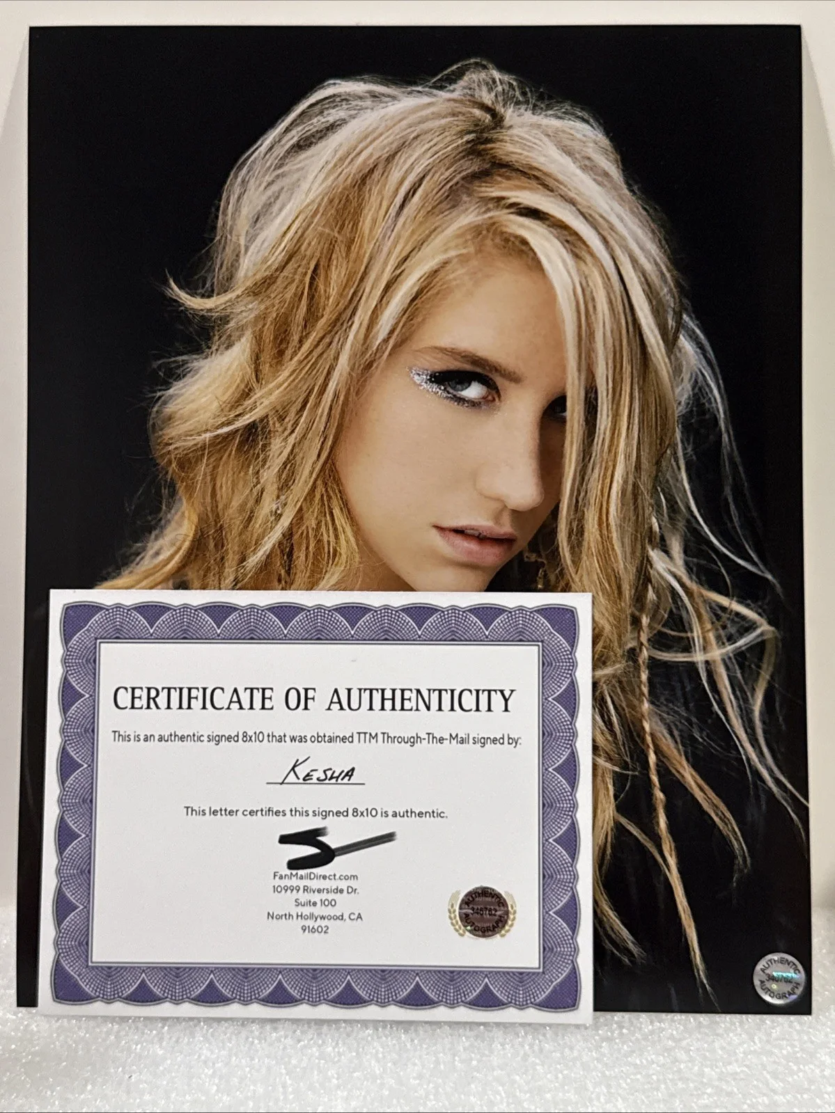 Kesha Rose Sebert (Pop Star) signed Autographed 8x10 photo - AUTO w/COA, image 2