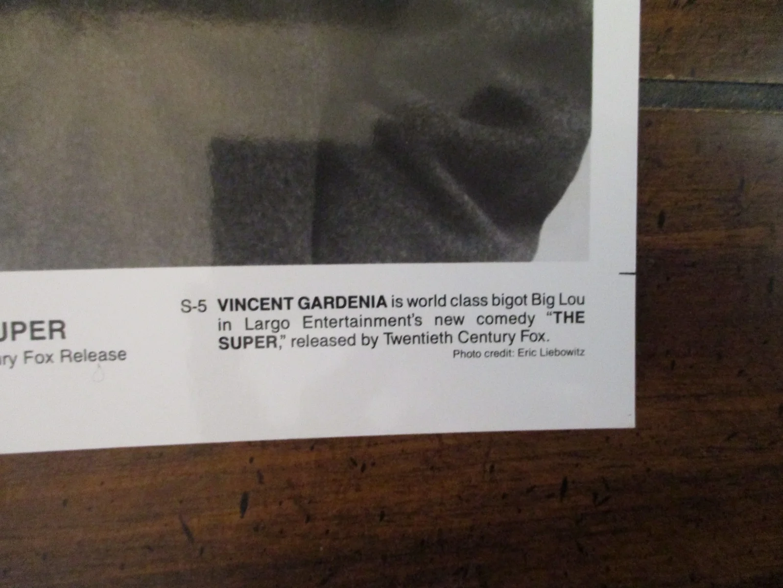 Vincent Gardenia ("THE SUPER") 1991 8 x 10 Black and White Glossy Press Photo, изображение 2