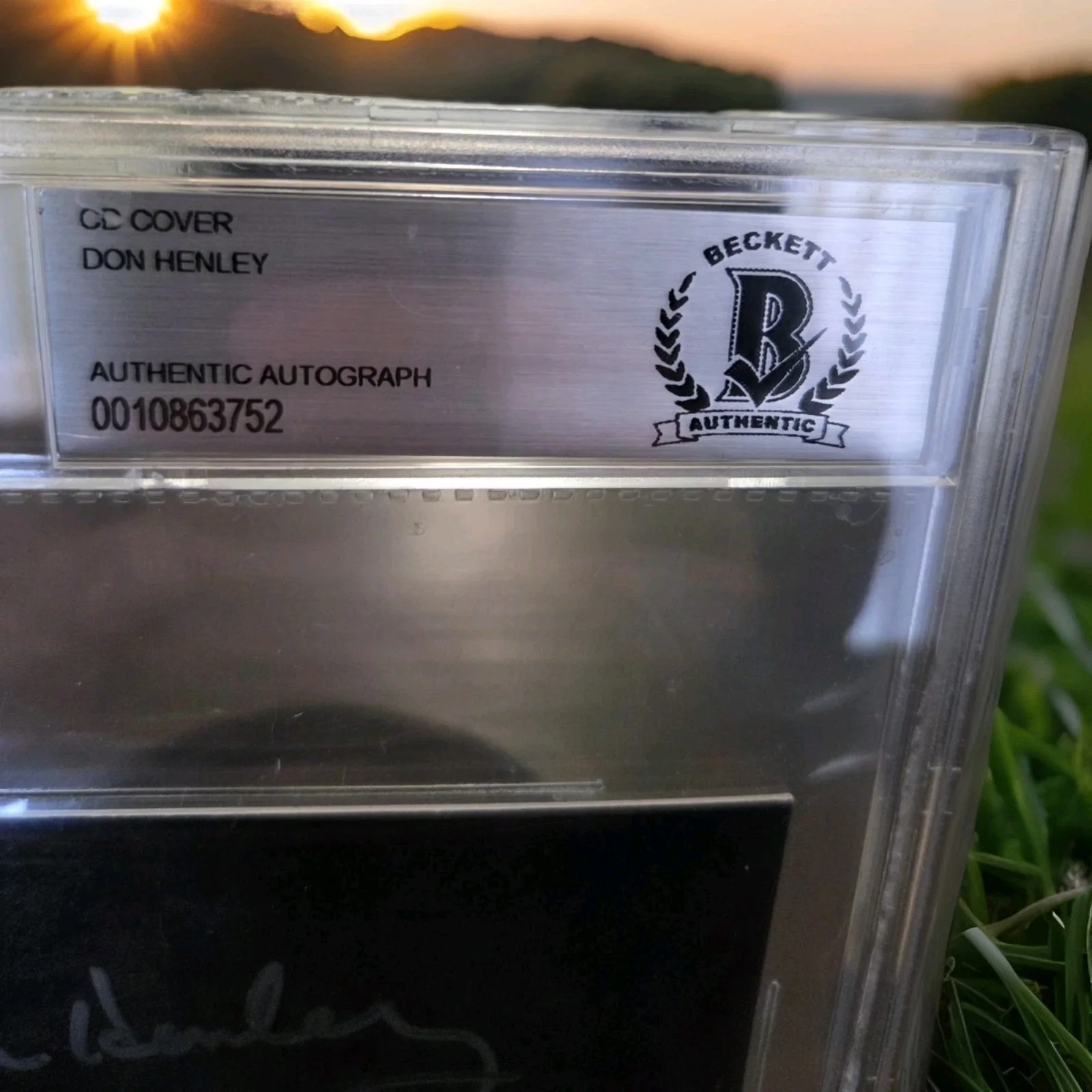 Don Henley SIGNED Cass County Deluxe CD Cover Slabbed Beckett Cert Eagles Encaps, image 2