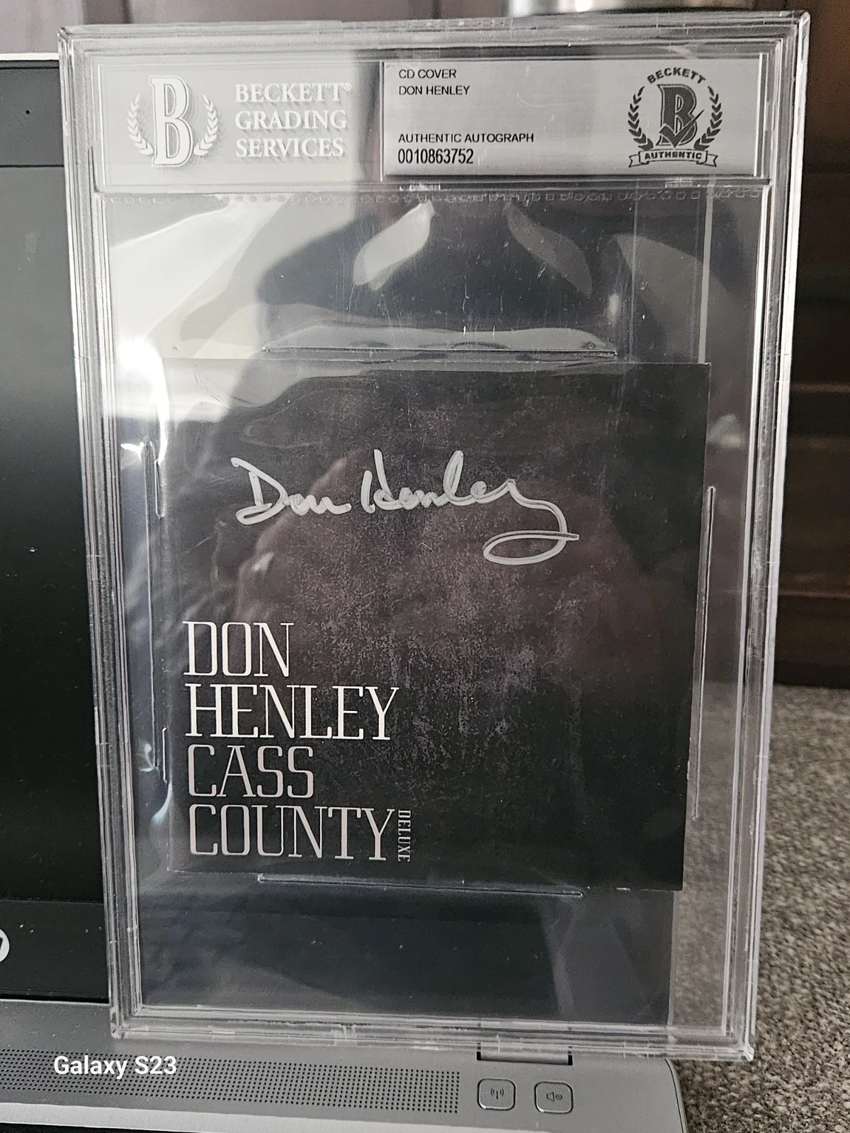 Don Henley SIGNED Cass County Deluxe CD Cover Slabbed Beckett Cert Eagles Encaps, image 3