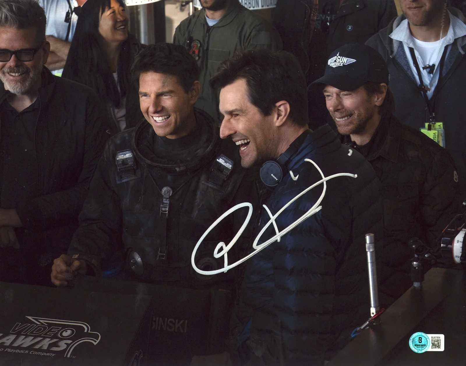 Joseph Kosinski — Joseph Kosinski Top Gun: Maverick Authentic Signed 11x14 Photo BAS #BU87854