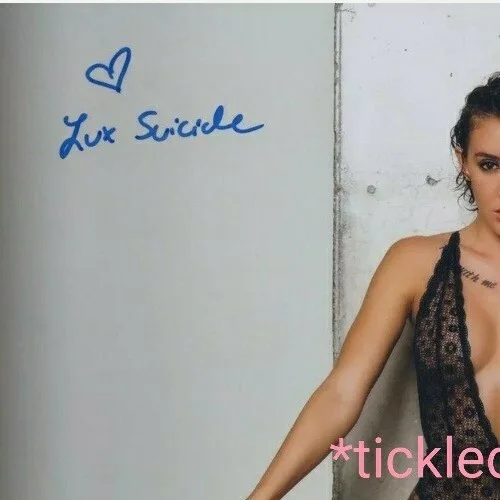 Lux Suicude — Super sexy alternative model & suicide girl, Lux Suicide- signed 8x10 Photo COA, изображение 2