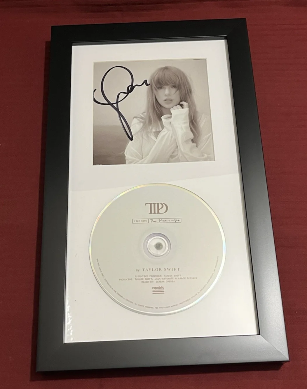 TAYLOR SWIFT SIGNED & FRAMED TTPD CD DISPLAY THE TORTURED POETS AUTOGRAPH COA A, image 2