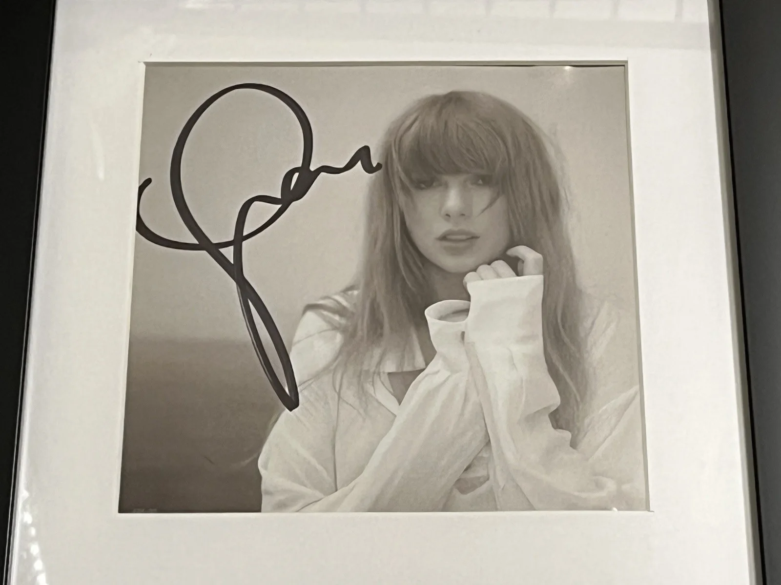 TAYLOR SWIFT SIGNED & FRAMED TTPD CD DISPLAY THE TORTURED POETS AUTOGRAPH COA A, image 4