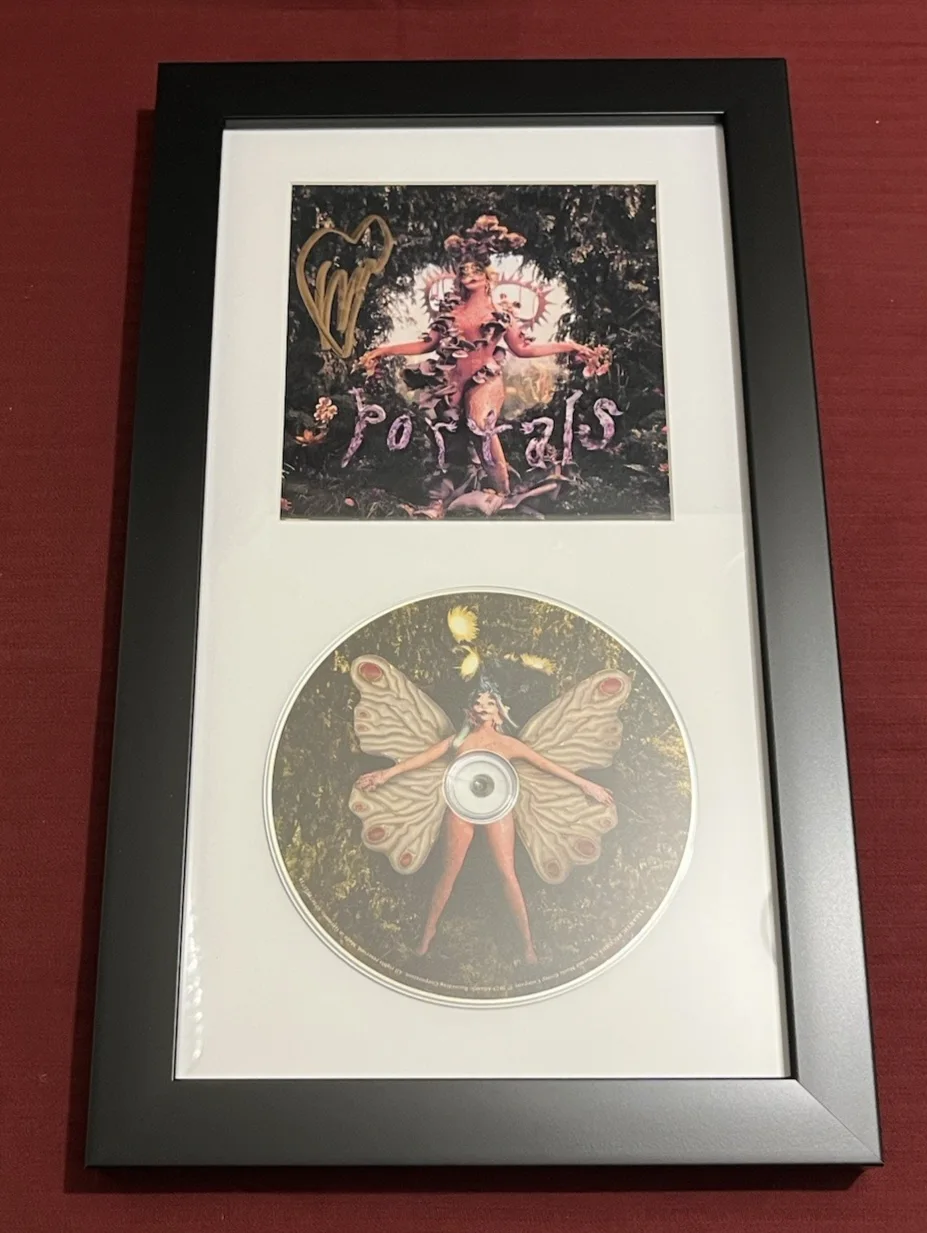 MELANIE MARTINEZ SIGNED & FRAMED PORTALS CD DISPLAY AUTOGRAPH COA A, image 2