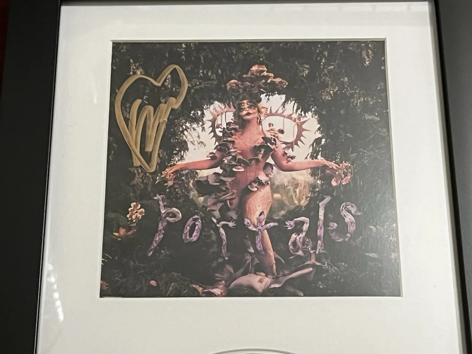 MELANIE MARTINEZ SIGNED & FRAMED PORTALS CD DISPLAY AUTOGRAPH COA A, image 4