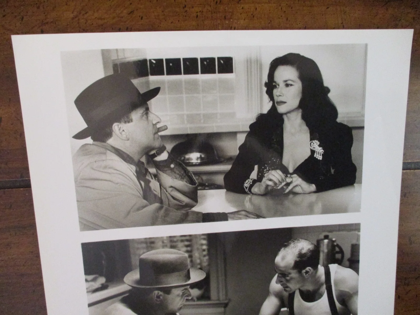 Joe Pesci/Barbara Hershey/Stanley Tucci("THE PUBLIC EYE")1992 8 x 10 B & W Photo, изображение 2