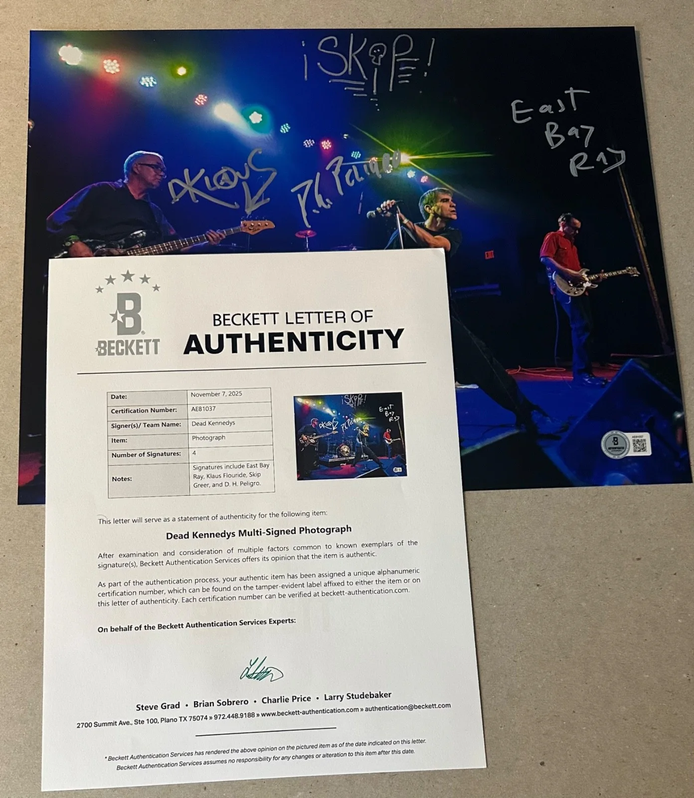 DEAD KENNEDYS SIGNED PHOTO 11 x 14 AUTOGRAPHED BECKETT AUTHENTICATION, image 2