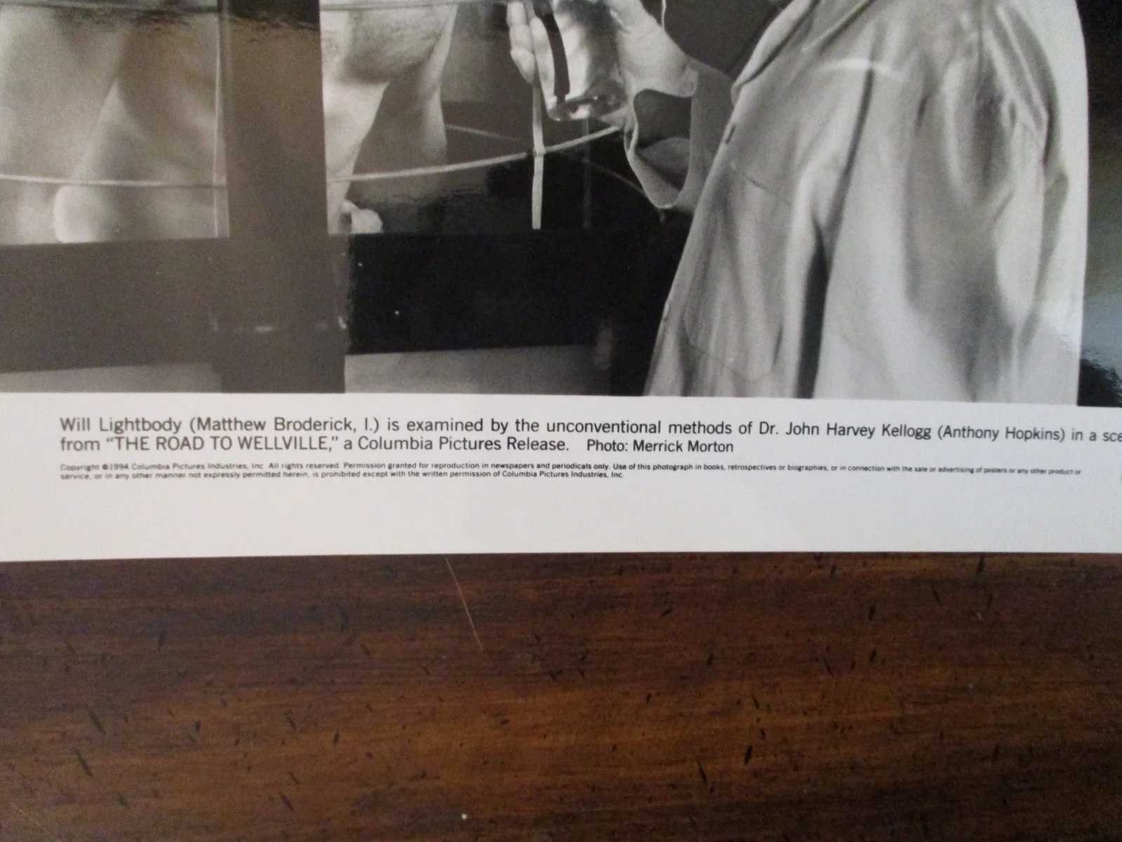 Matthew Broderick/Anthony Hopkins(THE ROAD TO WELLVILLE)1994 10 x 8 B & W Photo, изображение 2