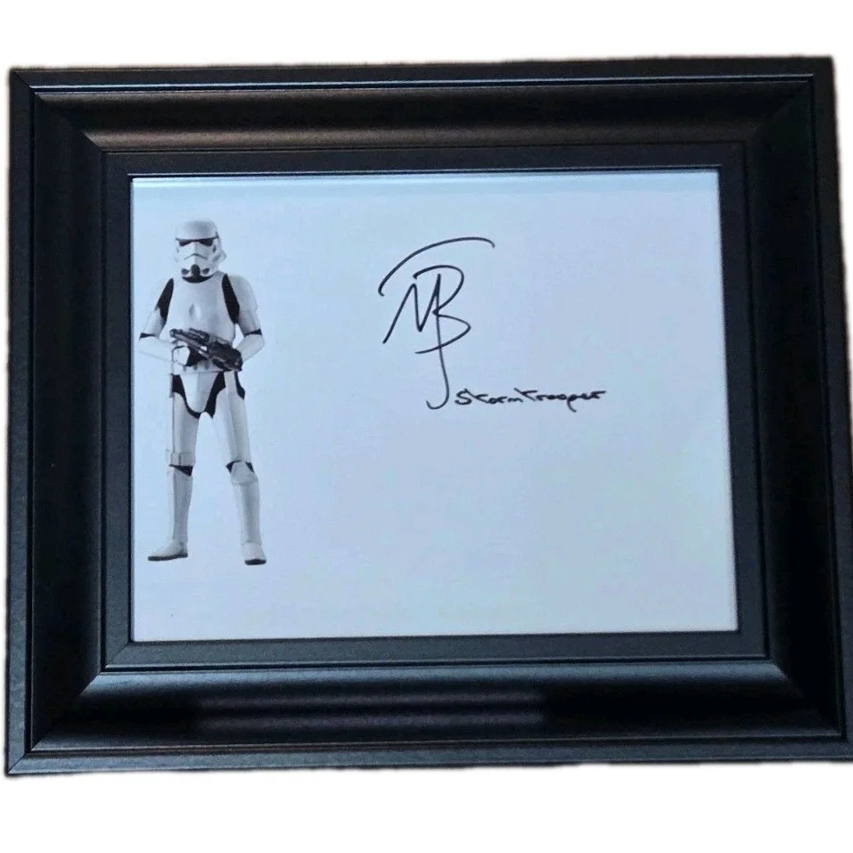 Mathew Bauman — Star Wars Matthew Beauman-Jones Stormtrooper Auto Premium Framed 13x11 Picture, изображение 2