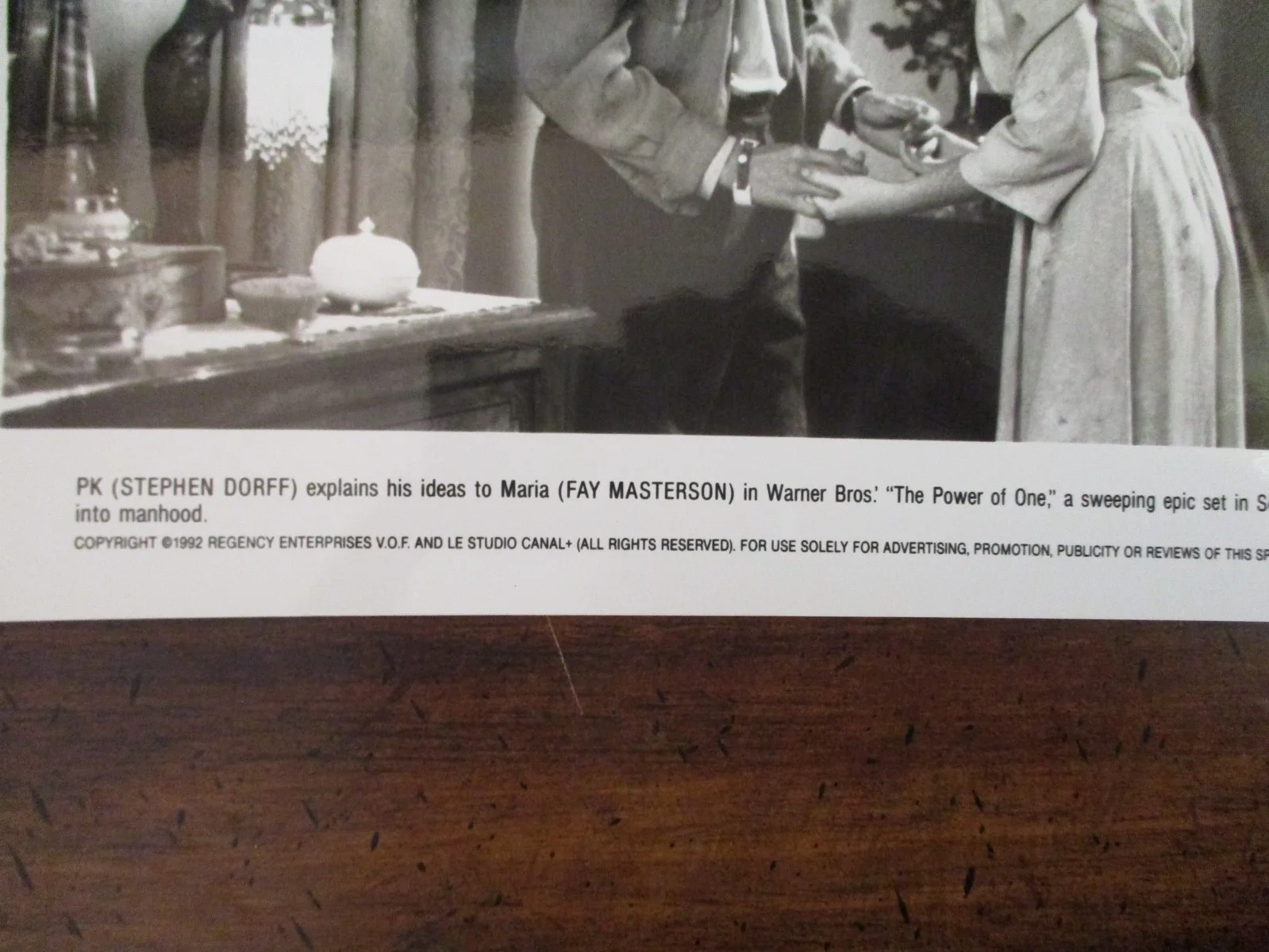 Fay Masterson/Stephen Dorff(THE POWER OF ONE)1992 10 X 8 Black/White Press Photo, изображение 3