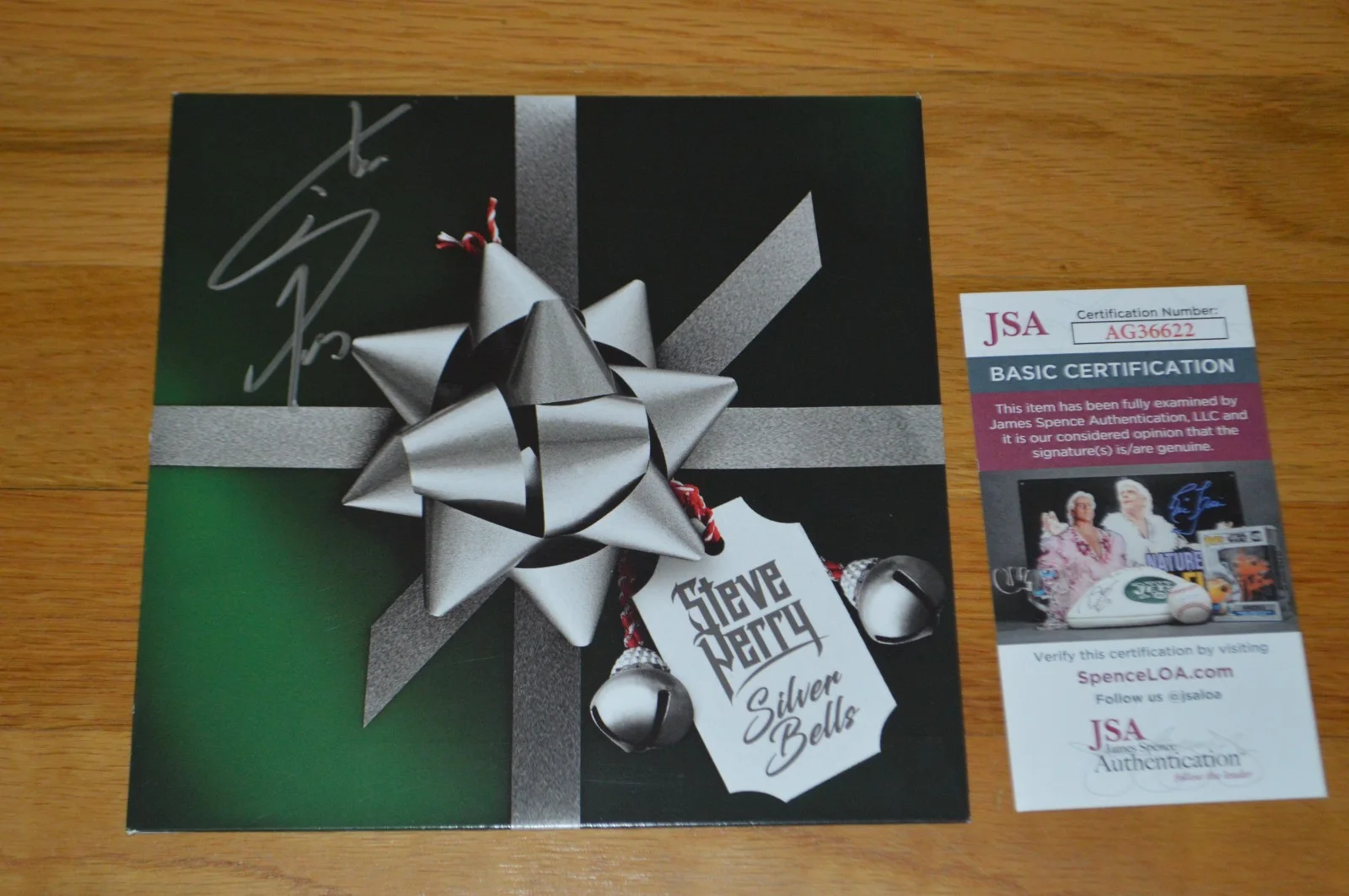Steve Perry Autographed "Silver Bells" Vinyl 45 Cover with JSA COA ~ Journey, изображение 5